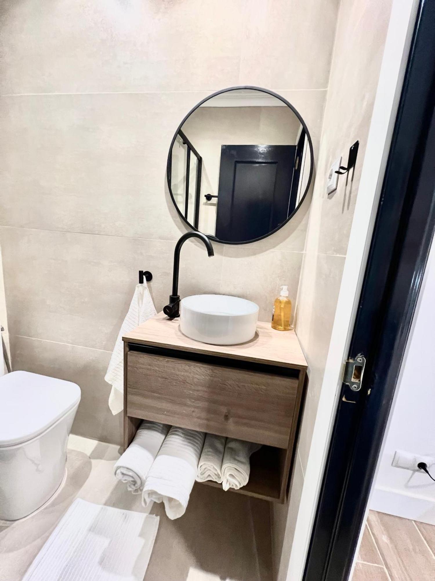 Albergue Miguel Angel Madrid Luaran gambar